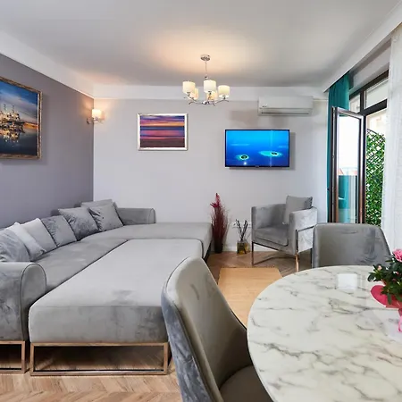 Florance Luxury In Saint Vlas Appartement